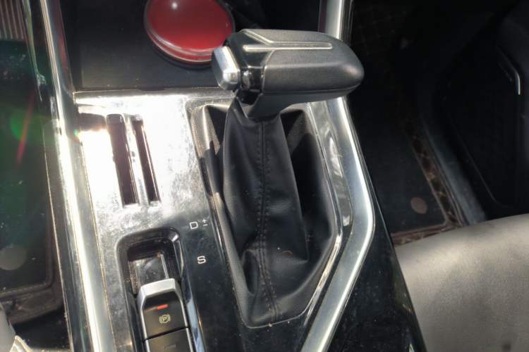 Used Wuling Asta 2021 1.5T CVT Star曜 Edition Gear Lever