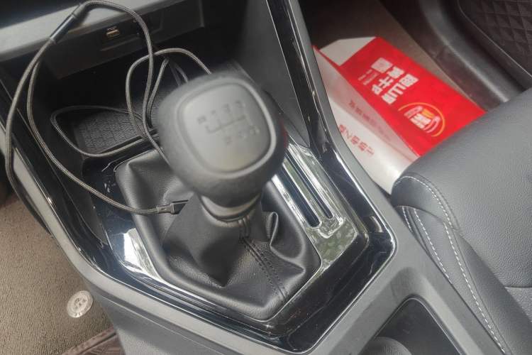 Used Wuling Asta 2021 1.5T Manual Xingyue Edition Gear Lever