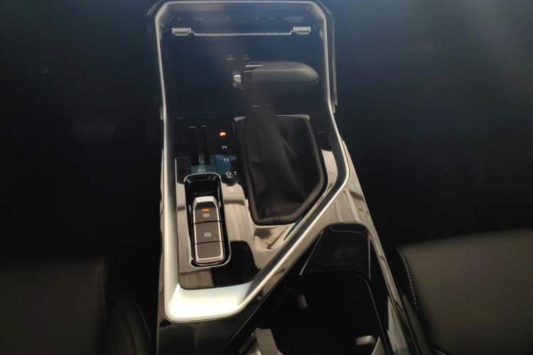 Used Wuling Asta 2021 1.5T CVT Starlight Edition Gear Lever