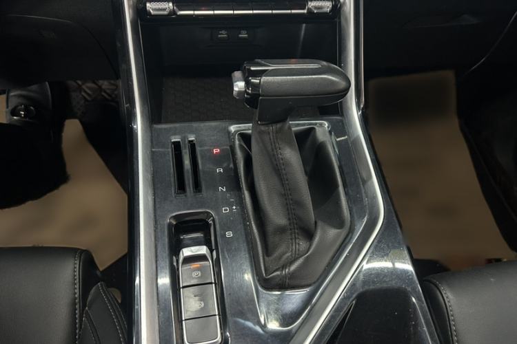 Used Wuling Asta 2021 1.5T CVT Starlight Edition Gear Lever