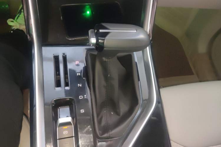 Used Wuling Asta 2021 1.5T CVT Star曜 Edition Gear Lever
