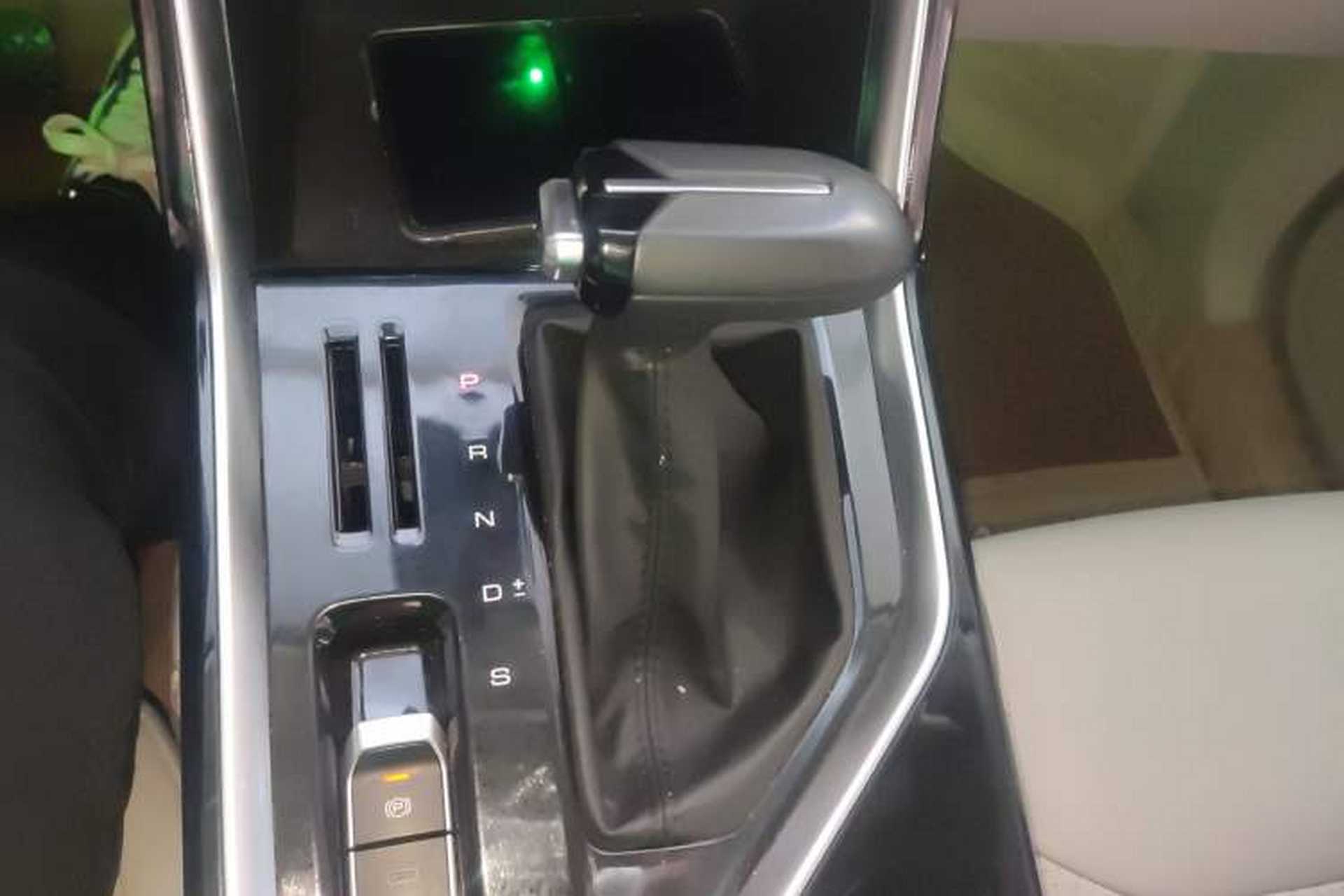 Used Wuling Asta 2021 1.5T CVT Star曜 Edition Gear Lever