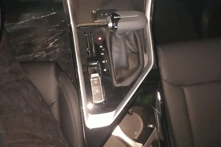 Used Wuling Asta 2021 1.5T CVT Starlight Edition Gear Lever