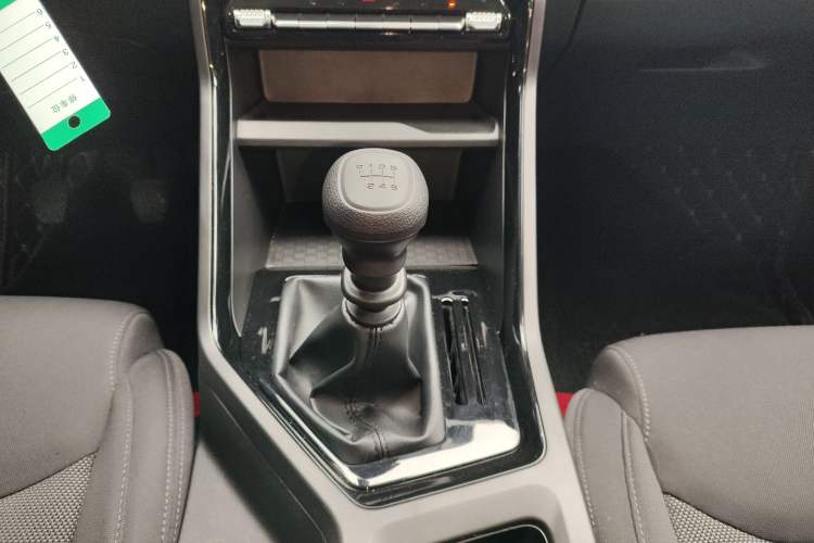 Used Wuling Asta 2021 1.5T Manual Xingyue Edition Gear Lever