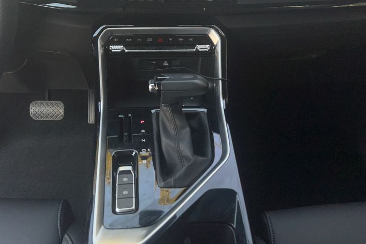 Used Wuling Asta 2021 1.5T CVT Starlight Edition Gear Lever