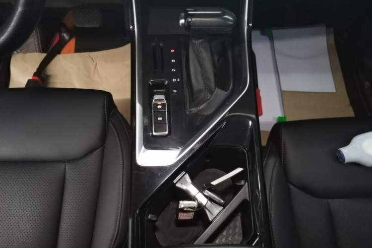 Used Wuling Asta 2021 1.5T CVT Starlight Edition Gear Lever