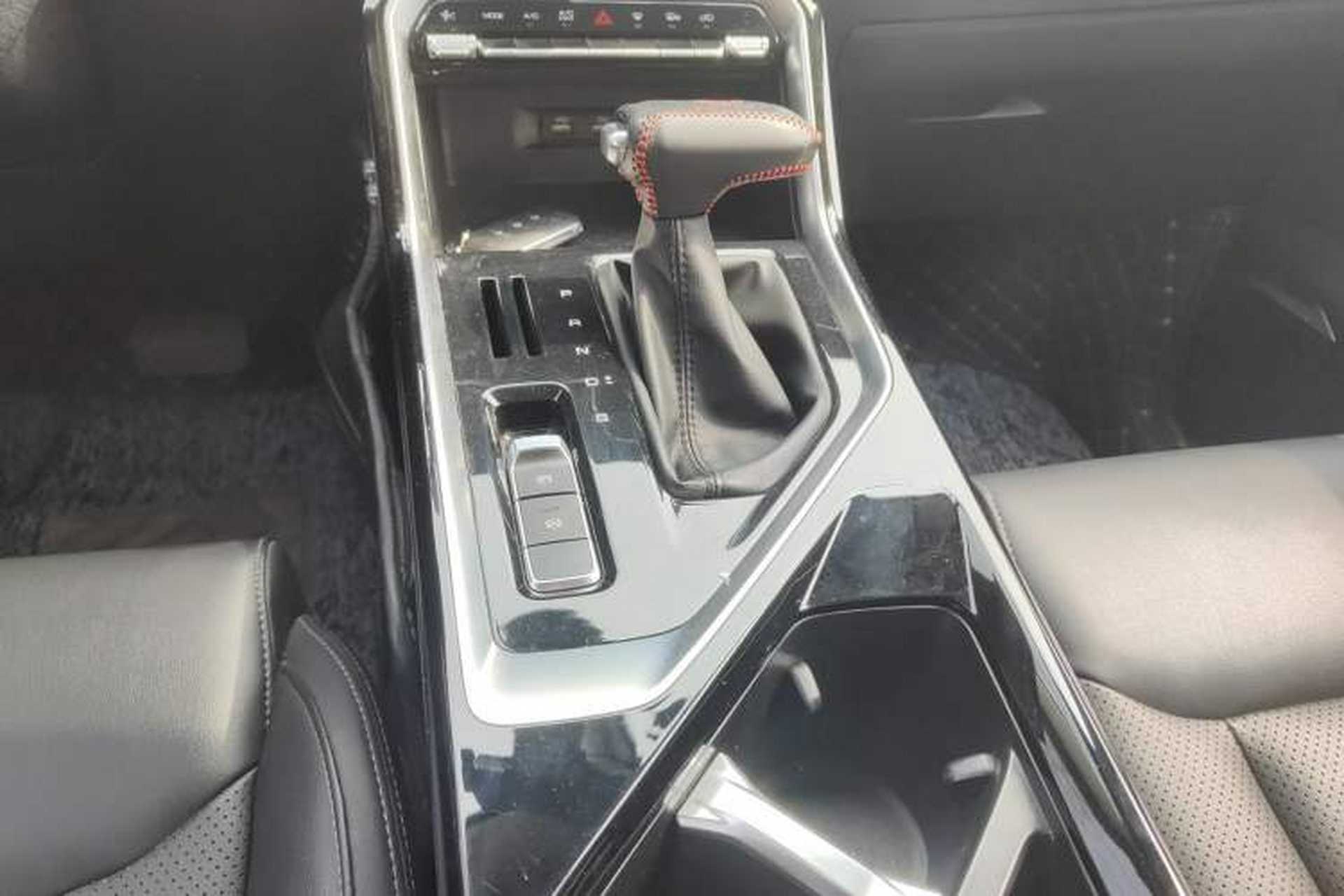 Used Wuling Asta 2021 1.5T CVT Starlight Edition Gear Lever