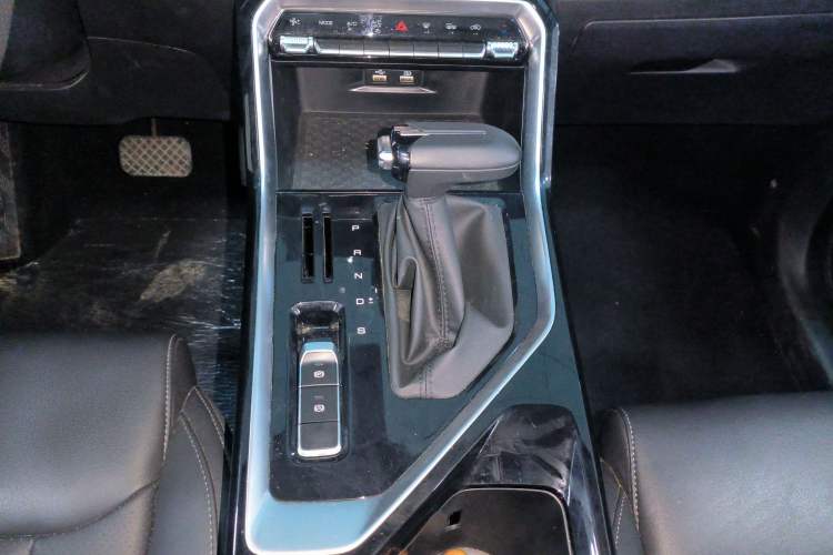 Used Wuling Asta 2021 1.5T CVT Starlight Edition Gear Lever