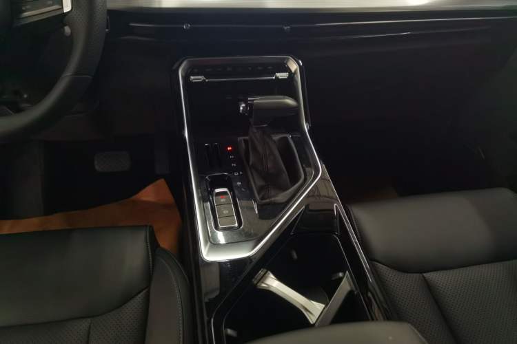 Used Wuling Asta 2021 1.5T CVT Starlight Edition Gear Lever
