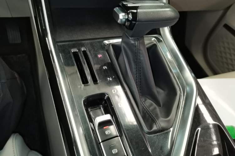 Used Wuling Asta 2021 1.5T CVT Star曜 Edition Gear Lever