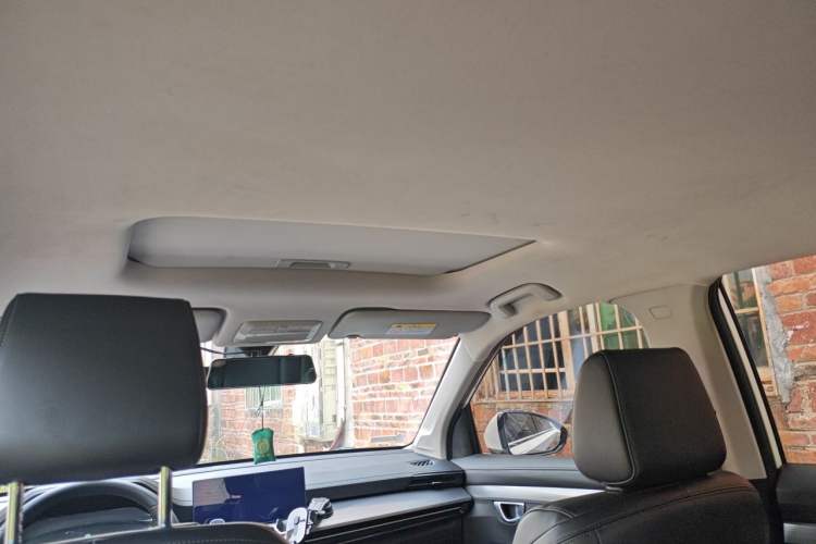 Used Wuling Asta 2021 1.5T CVT Starlight Edition Headliner