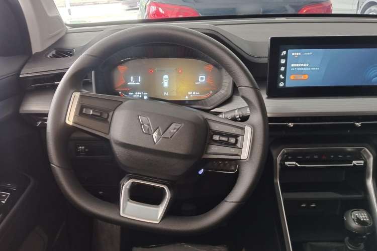 Used Wuling Asta 2021 1.5T Manual Starlight Edition Interior 2