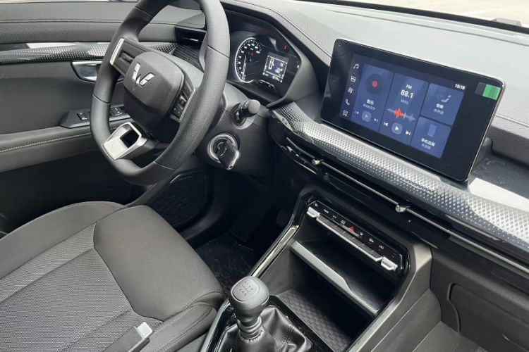 Used Wuling Asta 2021 1.5T Manual Xingyue Edition Interior 2