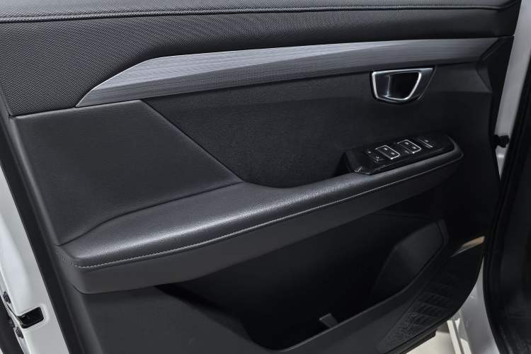 Used Wuling Asta 2021 1.5T CVT Starlight Edition Interior 4