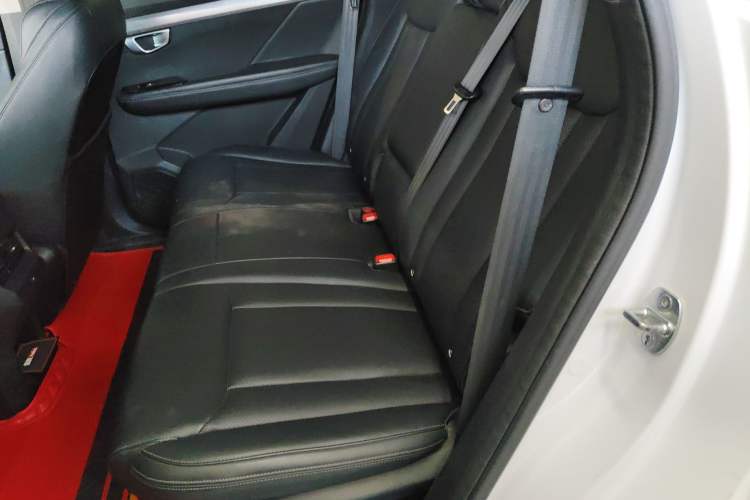 Used Wuling Asta 2021 1.5T CVT Starlight Edition Interior 4
