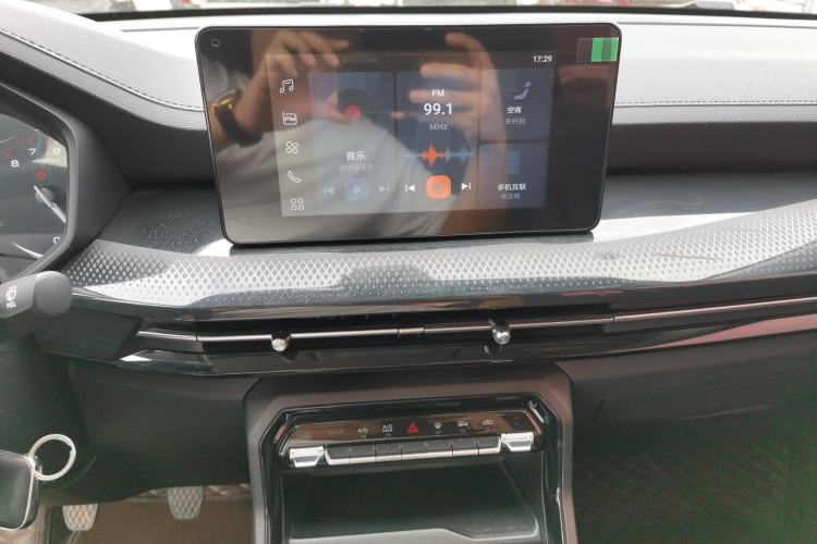 Used Wuling Asta 2021 1.5T Manual Xingyue Edition Interior 5