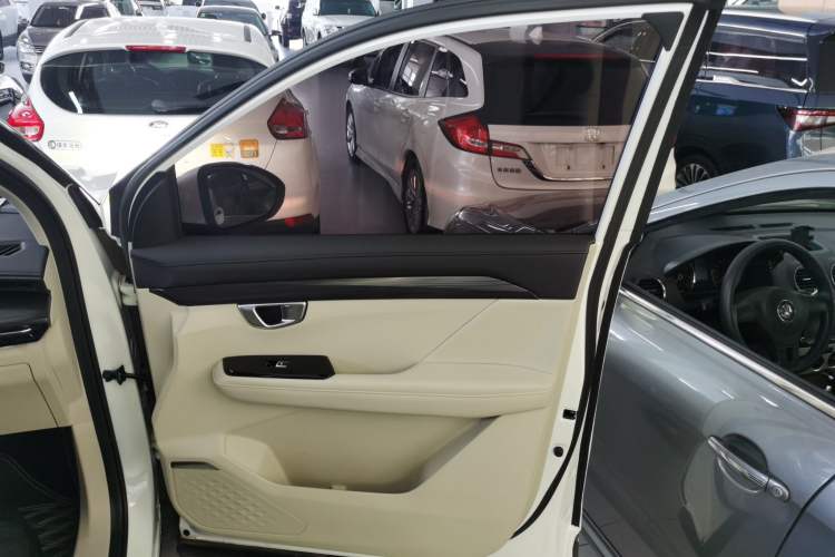 Used Wuling Asta 2021 1.5T CVT Star曜 Edition Interior 5