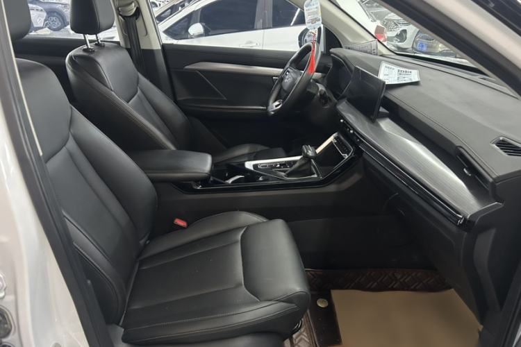 Used Wuling Asta 2021 1.5T CVT Starlight Edition Interior 7