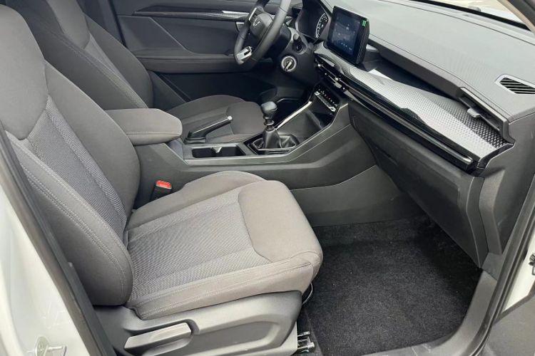 Used Wuling Asta 2021 1.5T Manual Xingyue Edition Interior 7