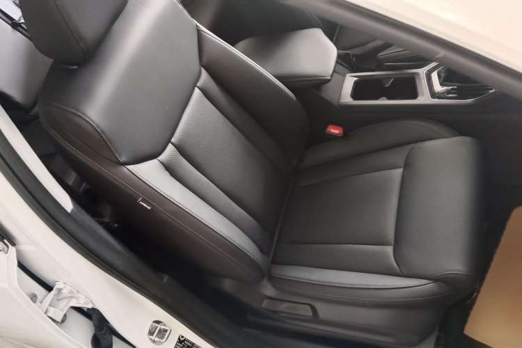 Used Wuling Asta 2021 1.5T Manual Starlight Edition Interior 8