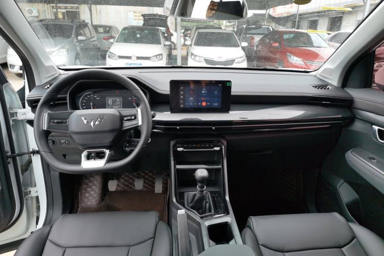 Used Wuling Asta 2021 1.5T Manual Xingyue Edition Interior 9