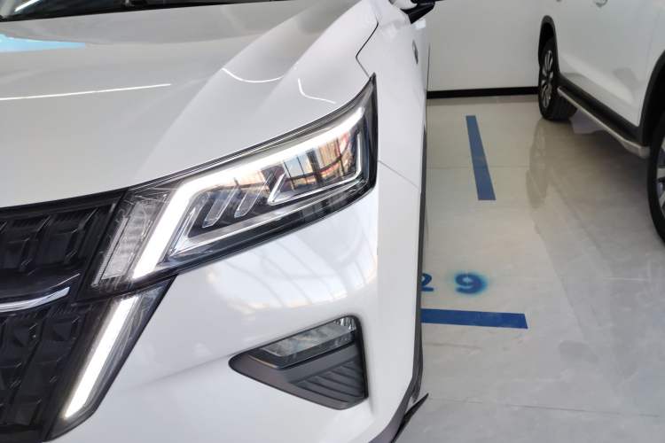 Used Wuling Asta 2021 1.5T CVT Starlight Edition Left Front Headlight