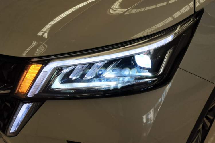 Used Wuling Asta 2021 1.5T CVT Star曜 Edition Left Front Headlight