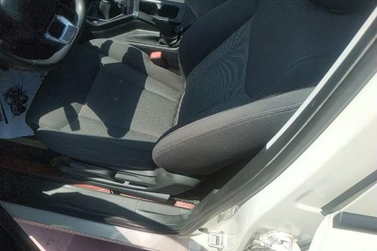 Used Wuling Asta 2021 1.5T Manual Xingyue Edition Left Front Seat