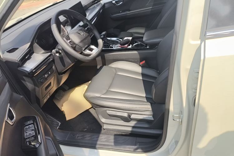 Used Wuling Asta 2021 1.5T CVT Starlight Edition Left Front Seat