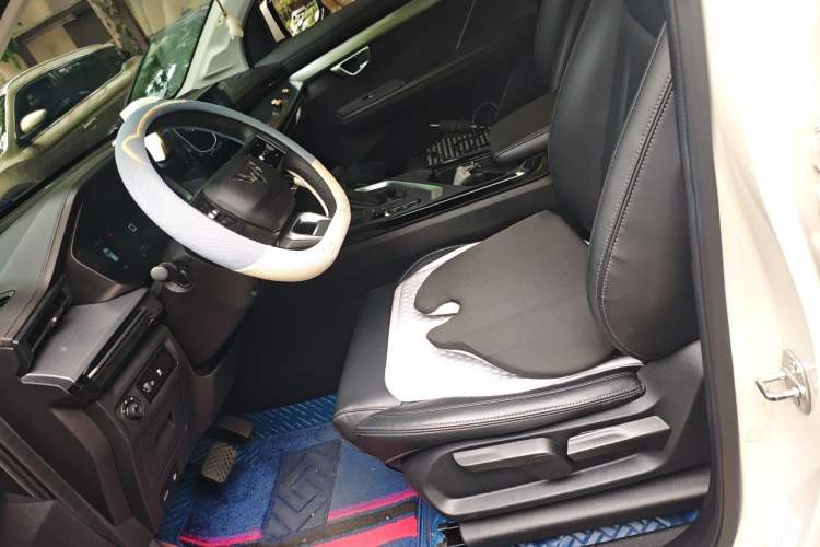 Used Wuling Asta 2021 1.5T CVT Starlight Edition Left Front Seat