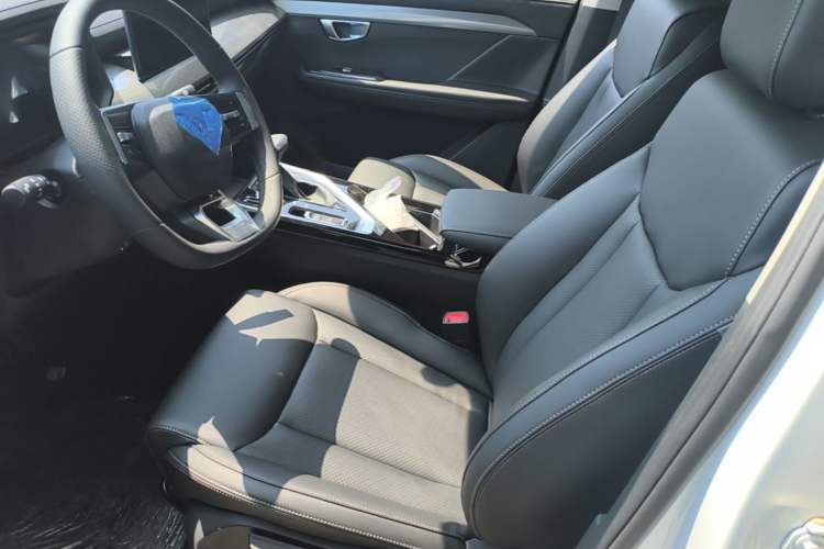 Used Wuling Asta 2021 1.5T CVT Starlight Edition Left Front Seat