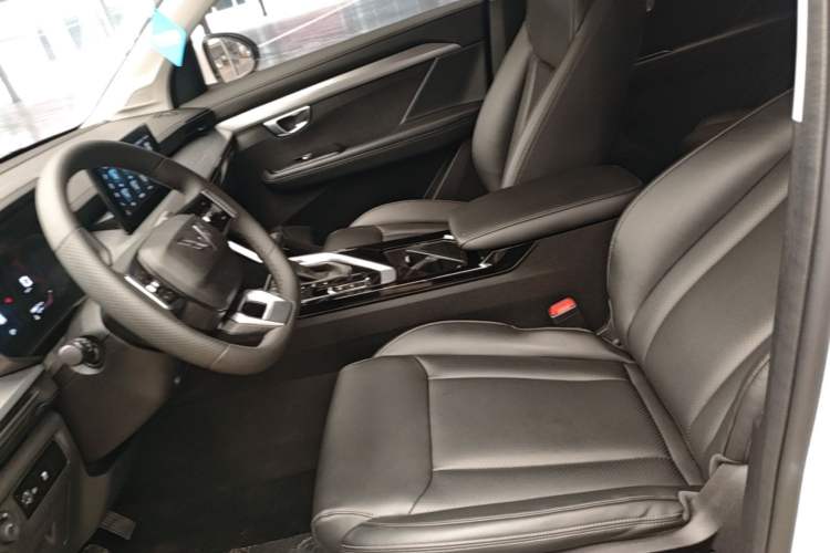 Used Wuling Asta 2021 1.5T CVT Starlight Edition Left Front Seat