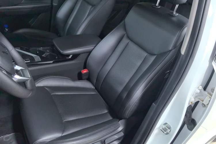 Used Wuling Asta 2021 1.5T CVT Starlight Edition Left Front Seat