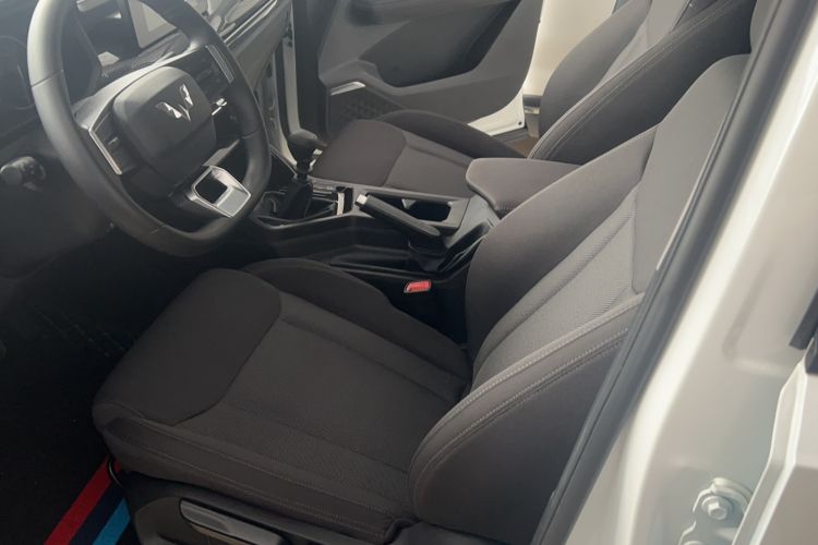 Used Wuling Asta 2021 1.5T Manual Xingyue Edition Left Front Seat