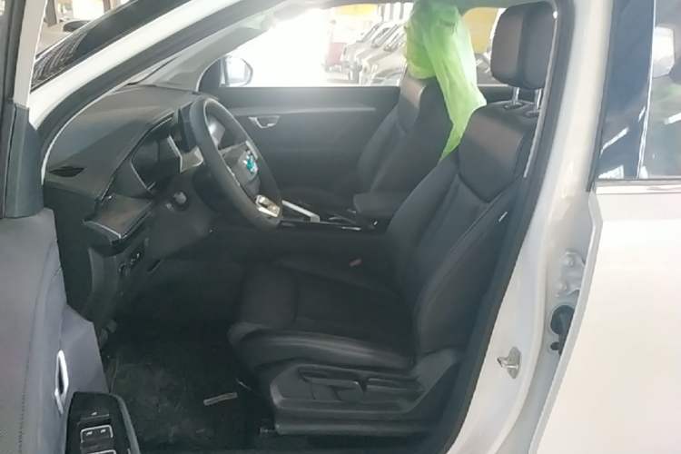 Used Wuling Asta 2021 1.5T CVT Starlight Edition Left Front Seat