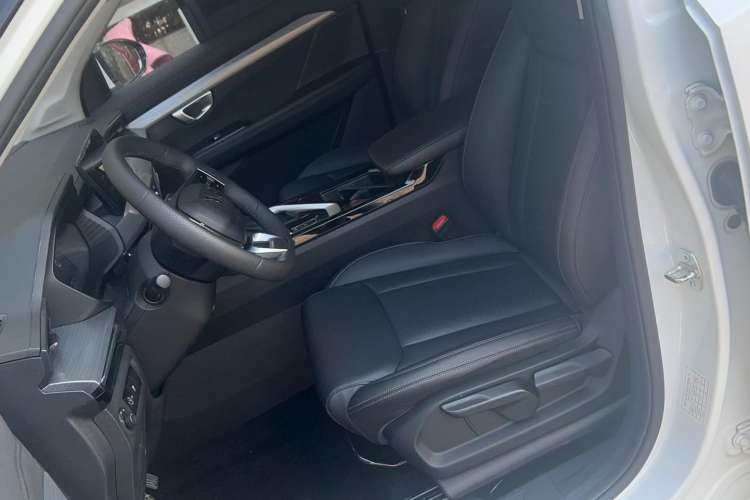 Used Wuling Asta 2021 1.5T CVT Starlight Edition Left Front Seat