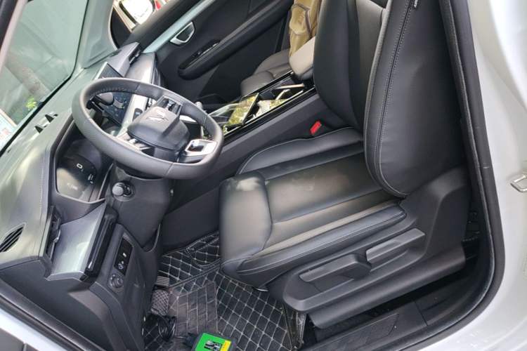 Used Wuling Asta 2021 1.5T CVT Starlight Edition Left Front Seat