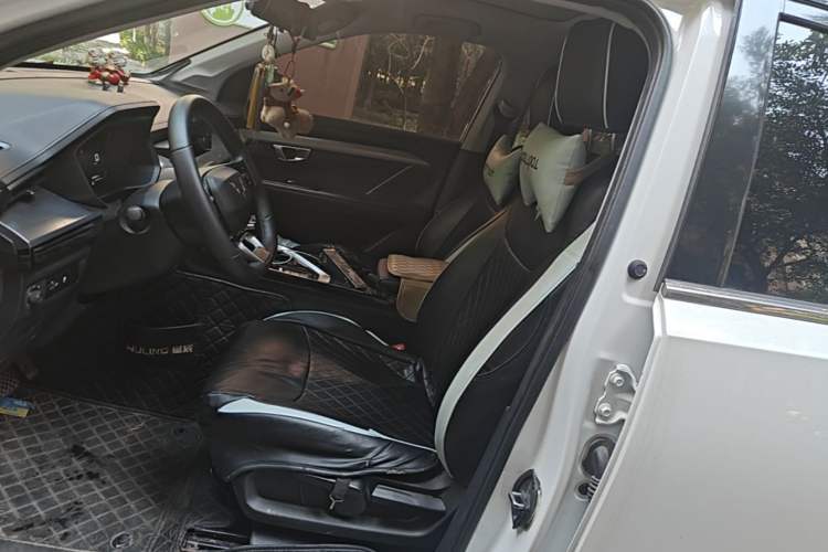 Used Wuling Asta 2021 1.5T CVT Starlight Edition Left Front Seat