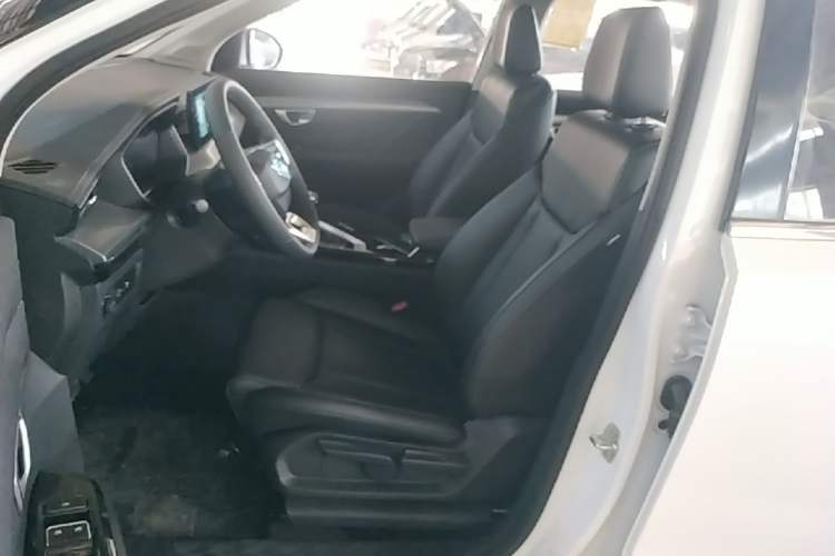 Used Wuling Asta 2021 1.5T CVT Starlight Edition Left Front Seat