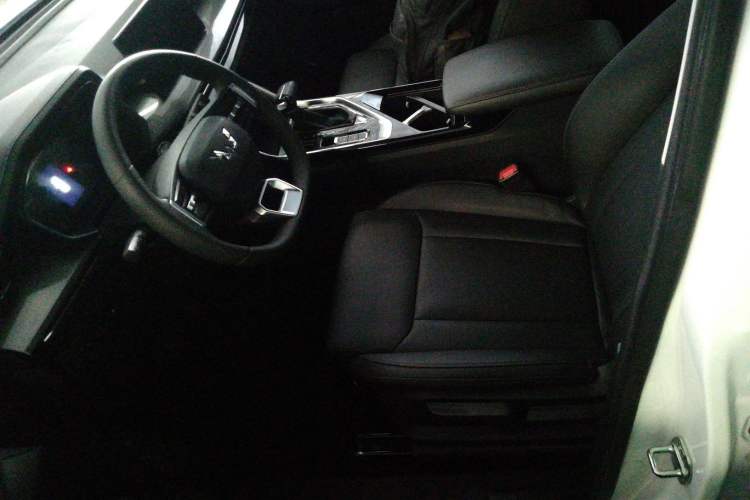Used Wuling Asta 2021 1.5T CVT Starlight Edition Left Front Seat