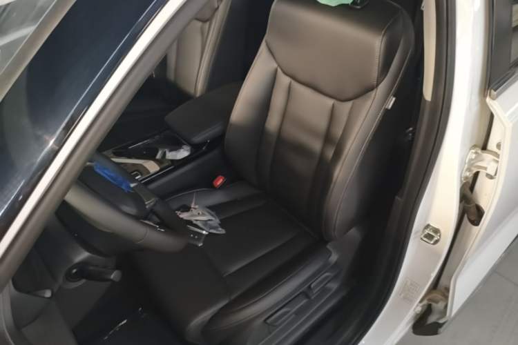 Used Wuling Asta 2021 1.5T CVT Starlight Edition Left Front Seat