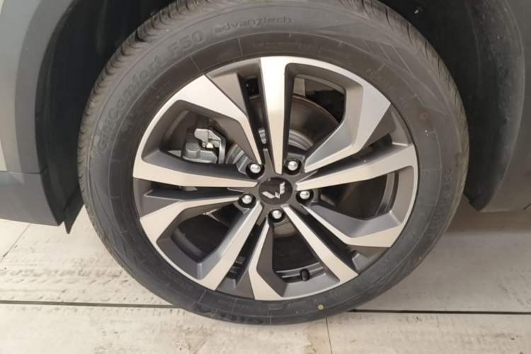 Used Wuling Asta 2021 1.5T CVT Starlight Edition Left Front Wheel Hub