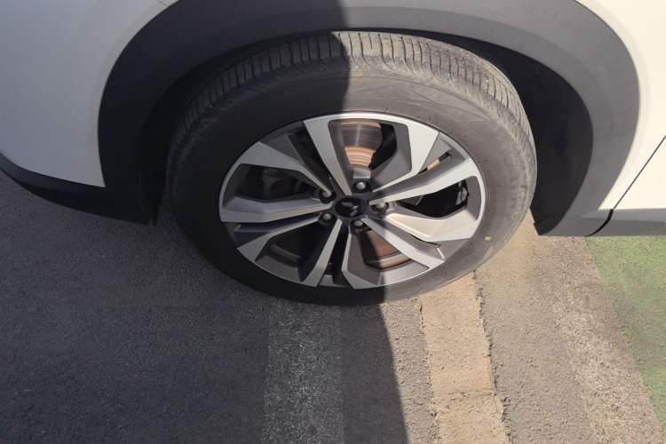 Used Wuling Asta 2021 1.5T CVT Starlight Edition Left Front Wheel Hub