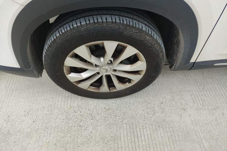 Used Wuling Asta 2021 1.5T Manual Xingyue Edition Left Front Wheel Hub