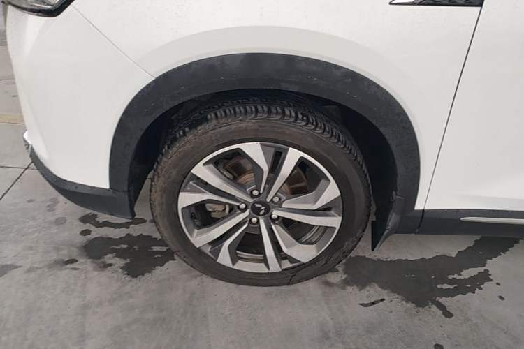 Used Wuling Asta 2021 1.5T CVT Starlight Edition Left Front Wheel Hub