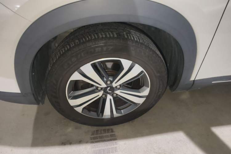 Used Wuling Asta 2021 1.5T Manual Starlight Edition Left Front Wheel Hub