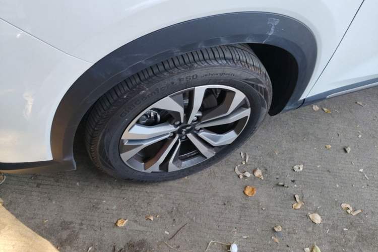 Used Wuling Asta 2021 1.5T CVT Starlight Edition Left Front Wheel Hub