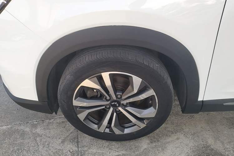 Used Wuling Asta 2021 1.5T CVT Starlight Edition Left Front Wheel Hub