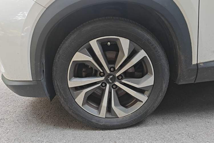 Used Wuling Asta 2021 1.5T CVT Starlight Edition Left Front Wheel Hub