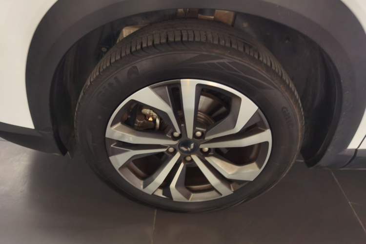 Used Wuling Asta 2021 1.5T CVT Starlight Edition Left Front Wheel Hub